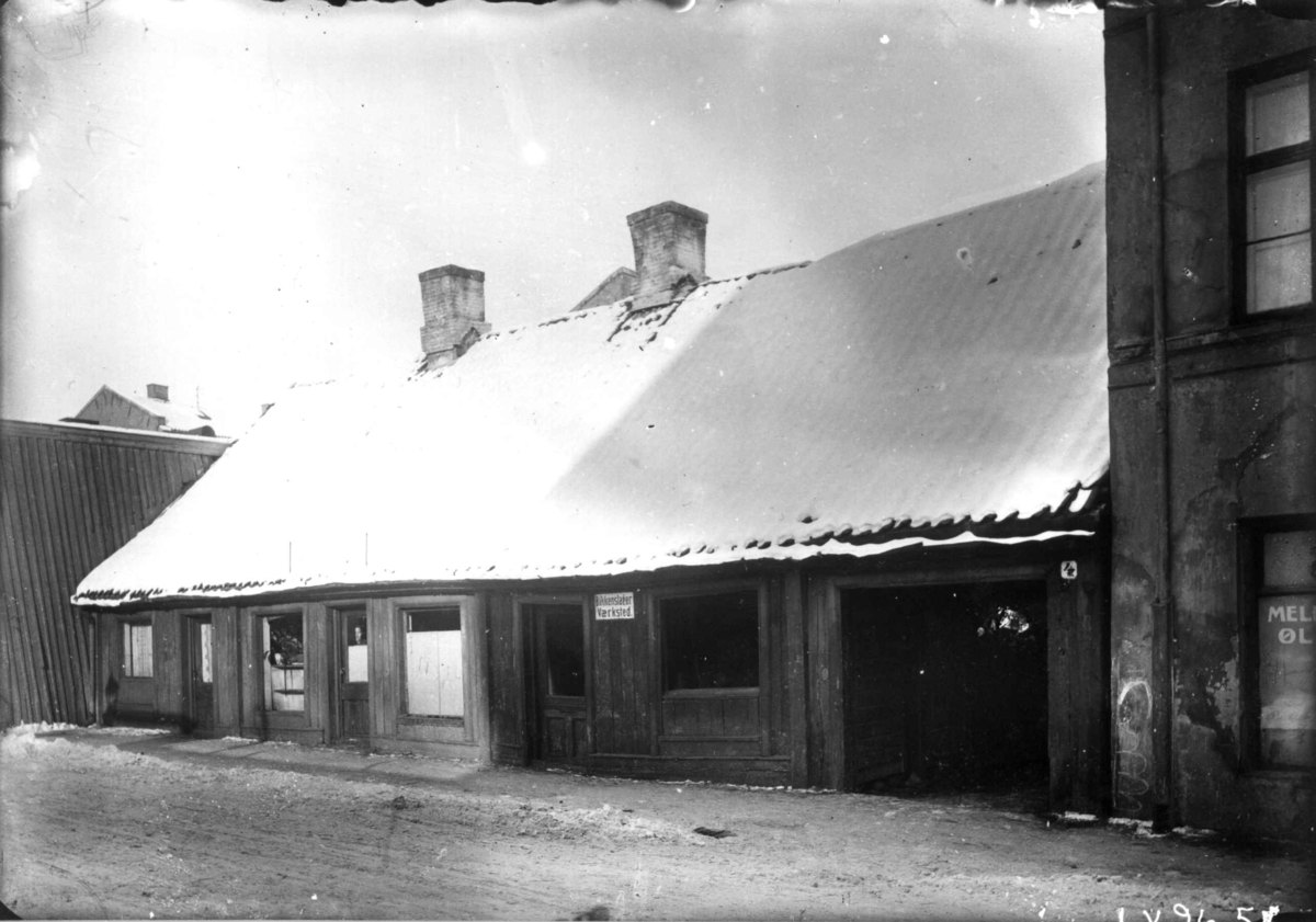 Bolighus, Norbygata 4, Grønland, Oslo.
Fra boliginspektør Nanna Brochs boligundersøkelser i Oslo 1920-årene.