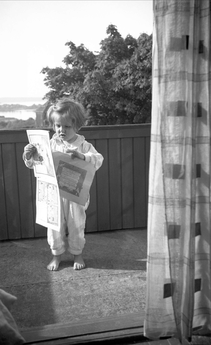 Siri Arentz på verandaen på Bygdøy i 1933.