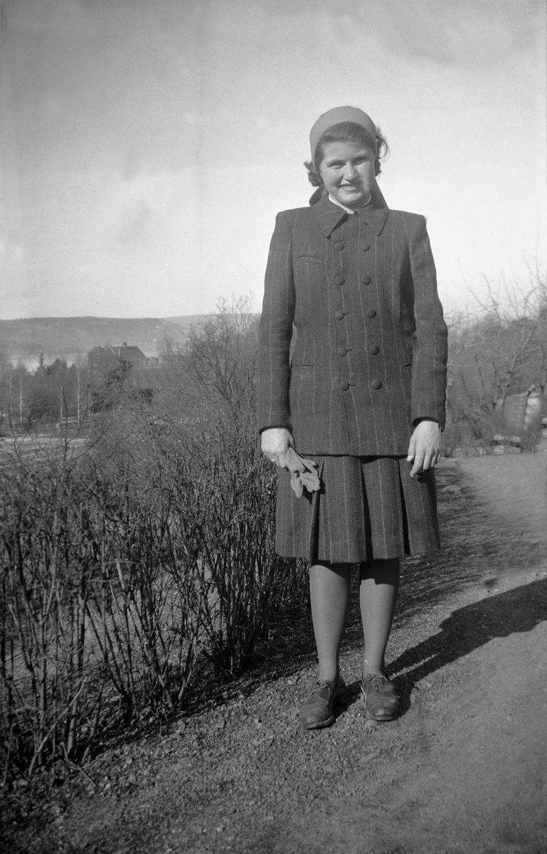 Guri Arentz som konfirmant, Bygdøy. Fotografert 1946.