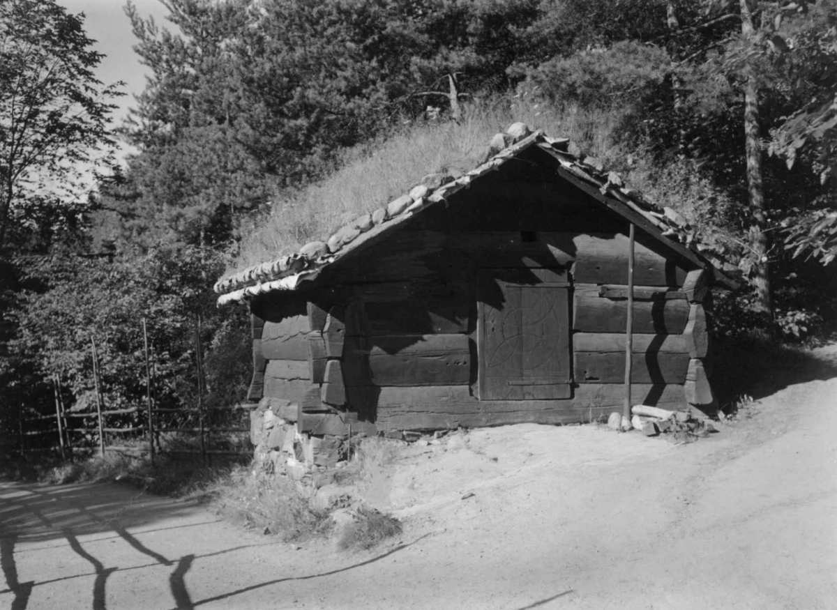 Åmlid, Valle, Setesdal. Badstue. Nå på Norsk Folkemuseum.