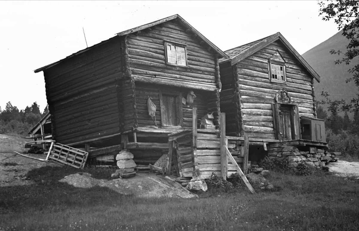 Bur, Blokkhus, Lønset, Oppdal, Sør-Trøndelag. Fotografert 1939. Fra album. 