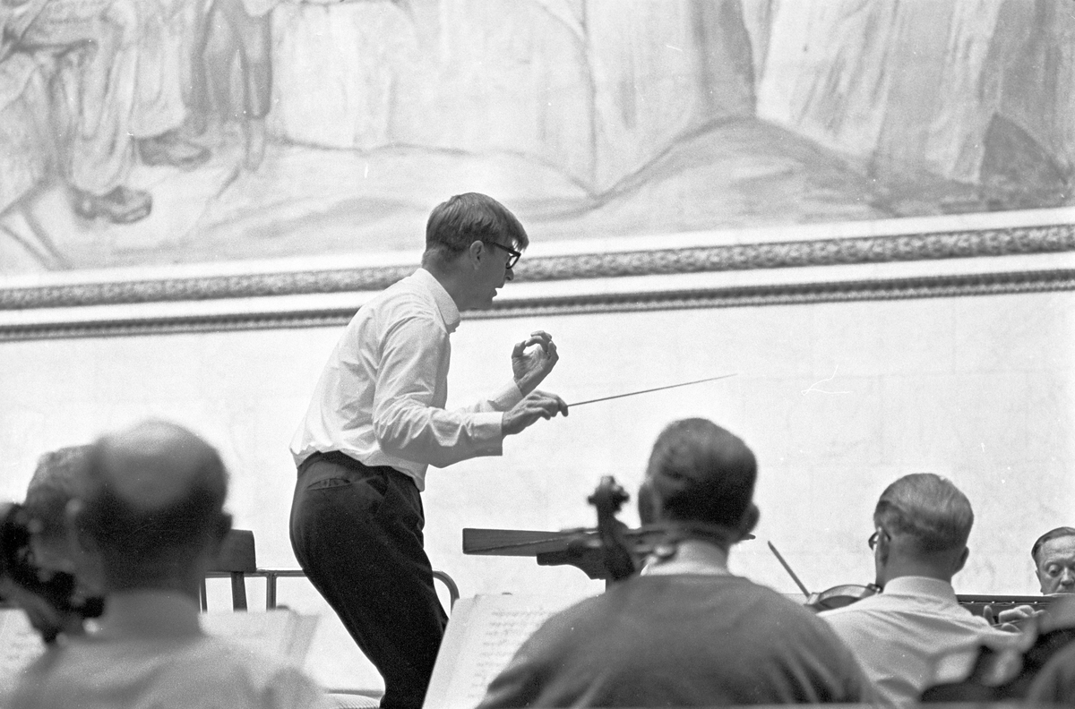 Enkeltbilde av Herbert Blomstedt. Svensk dirigent.