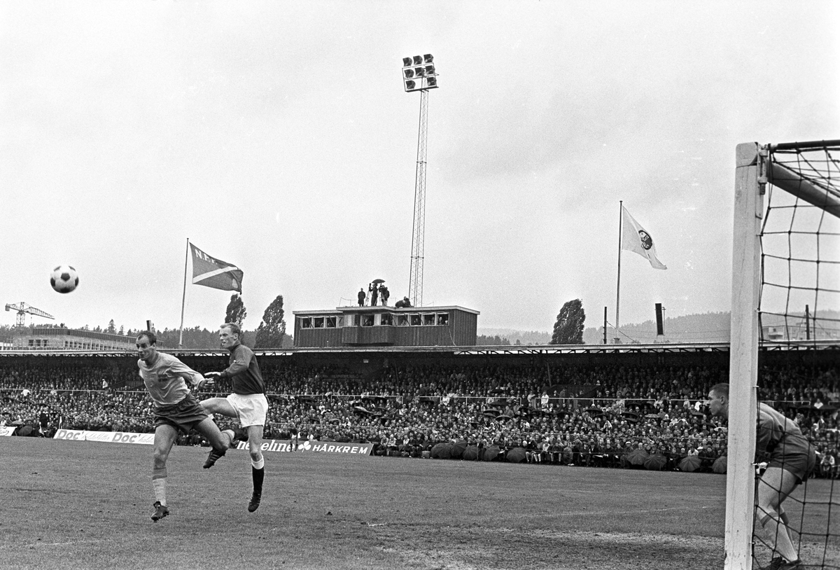 Serie bilder av landskamp i fotball Norge - Sverige 03.09.1967