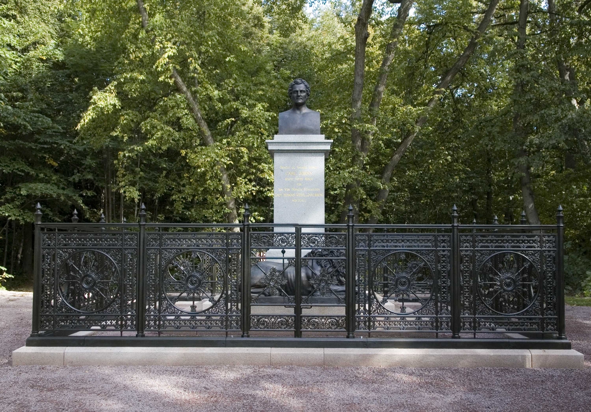 Dronningberget. Bygdøy, Oslo. Wedelmonumentet nyrestaurert høsten 2007.