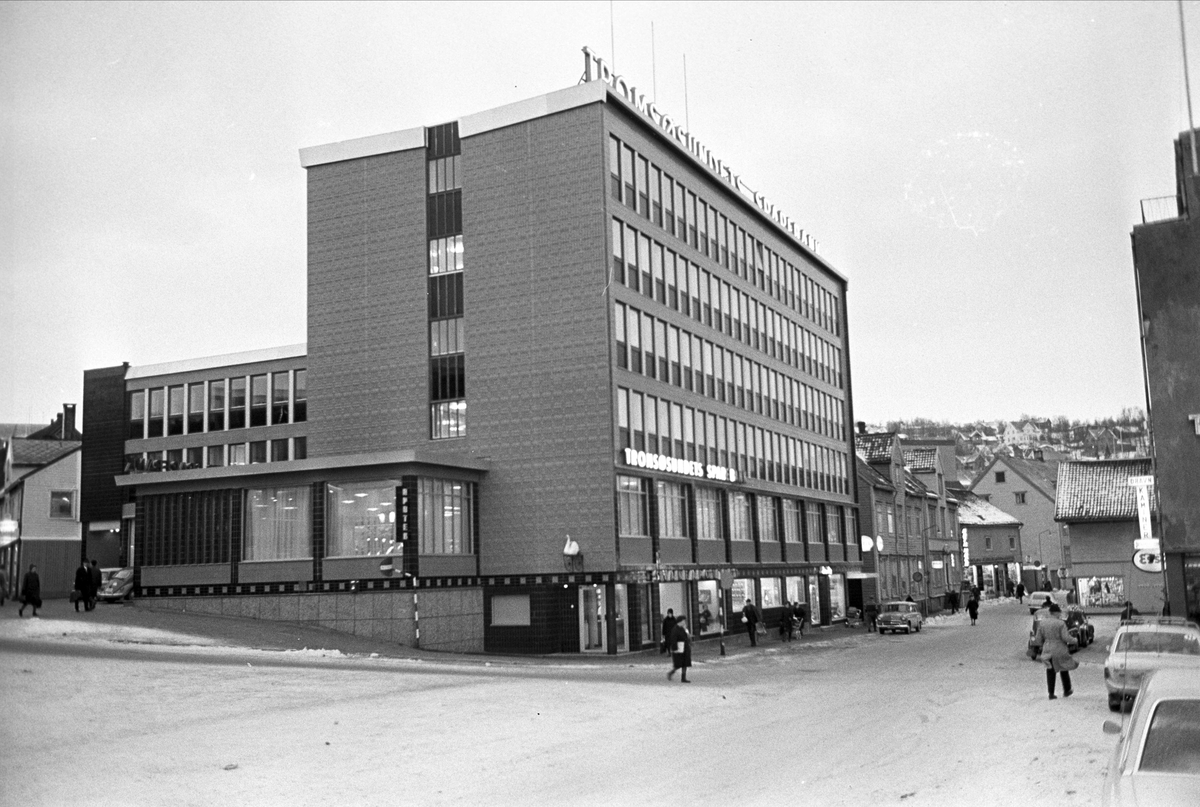 Serie. Tromsø sentrum og havnebasseng, Tromsø, Troms. Fotografert nov. 1965.