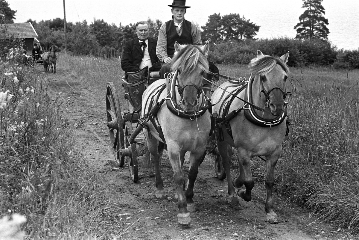 Serie. Innspiling av historisk film, Toten museum, Stenberg, Vestre Toten, Oppland. Fotografert 1962.