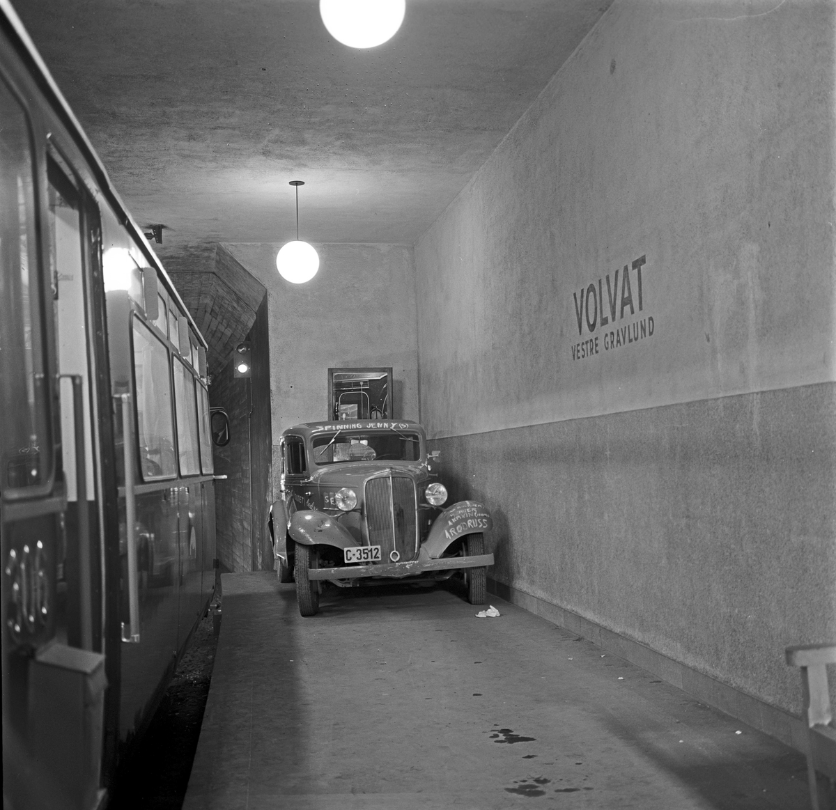 Serie. Forskjellige russestreker rundt i Oslo. Fotografert juni 1961 og 1962.