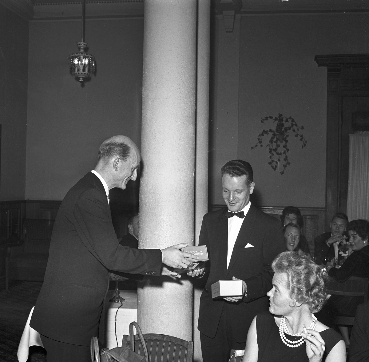 Serie. Dagbladets Trykkeriklubbs, jubileum.
Fotografert 1962.