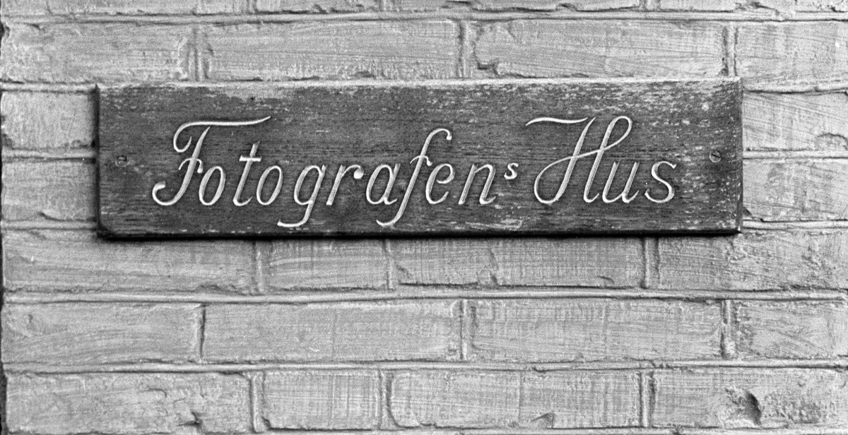 Serie. Fra Fanø, Danmark. Sønderho med stråtekte hus, Vadehavet samt lokal skoleklasse. Fotografert juni 1964.
