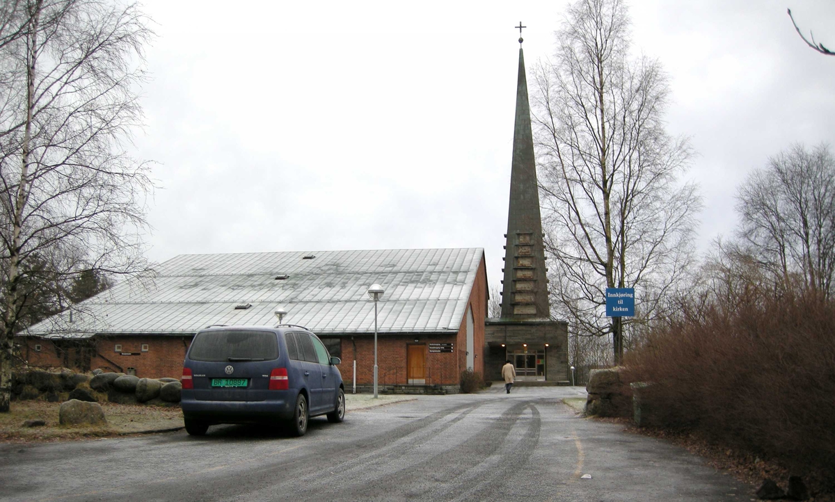 1. juledag i Tonsen kirke, Oslo. 25.12.2007. Kirkebygget. Eksteriør.