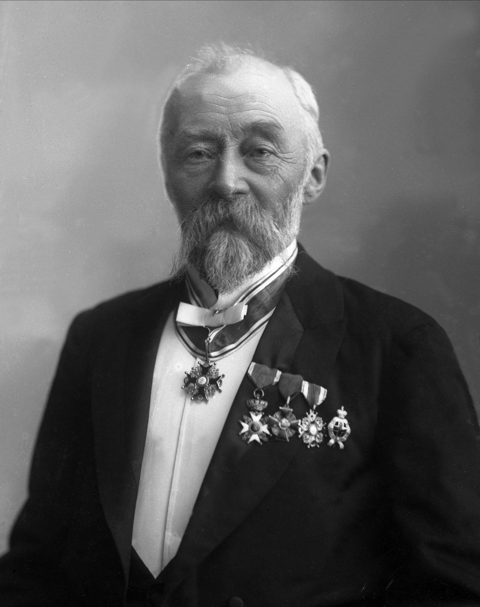 Portrett, Lauritz Lassen Brodtkorb (1832 - 1904), kjøpmann og russisk konsul i Vardø, Finnmark.

