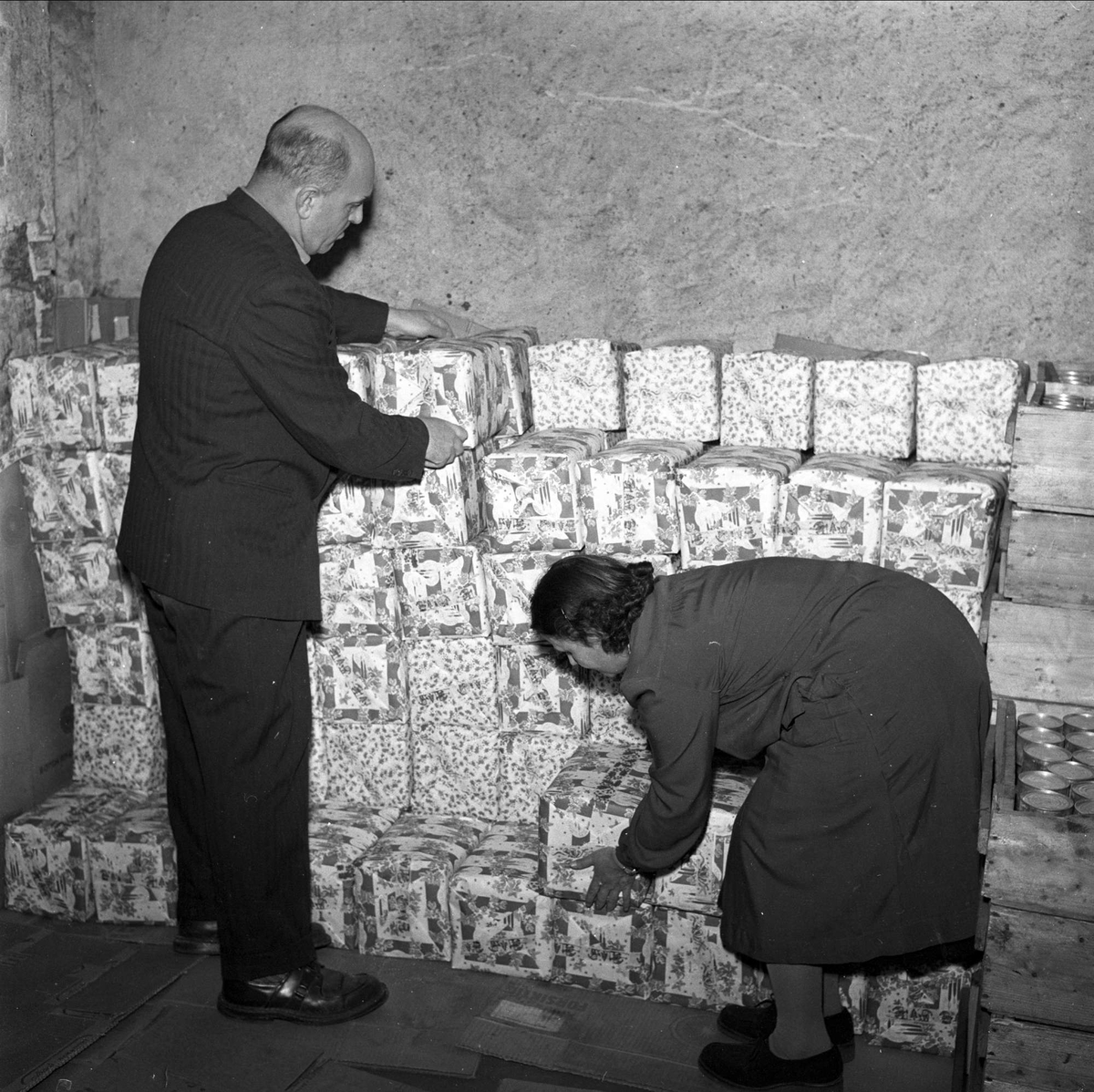 Innsamling av julepakker til Jugoslavia, Oslo, 28.11.1956