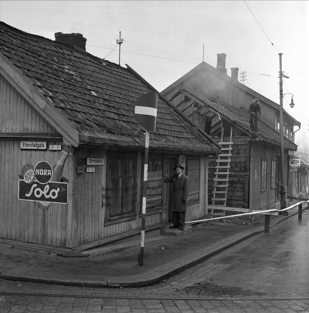 Vålerenga, gammel bebyggelse, "Sota" kafé, Oslo, oktober 1958.