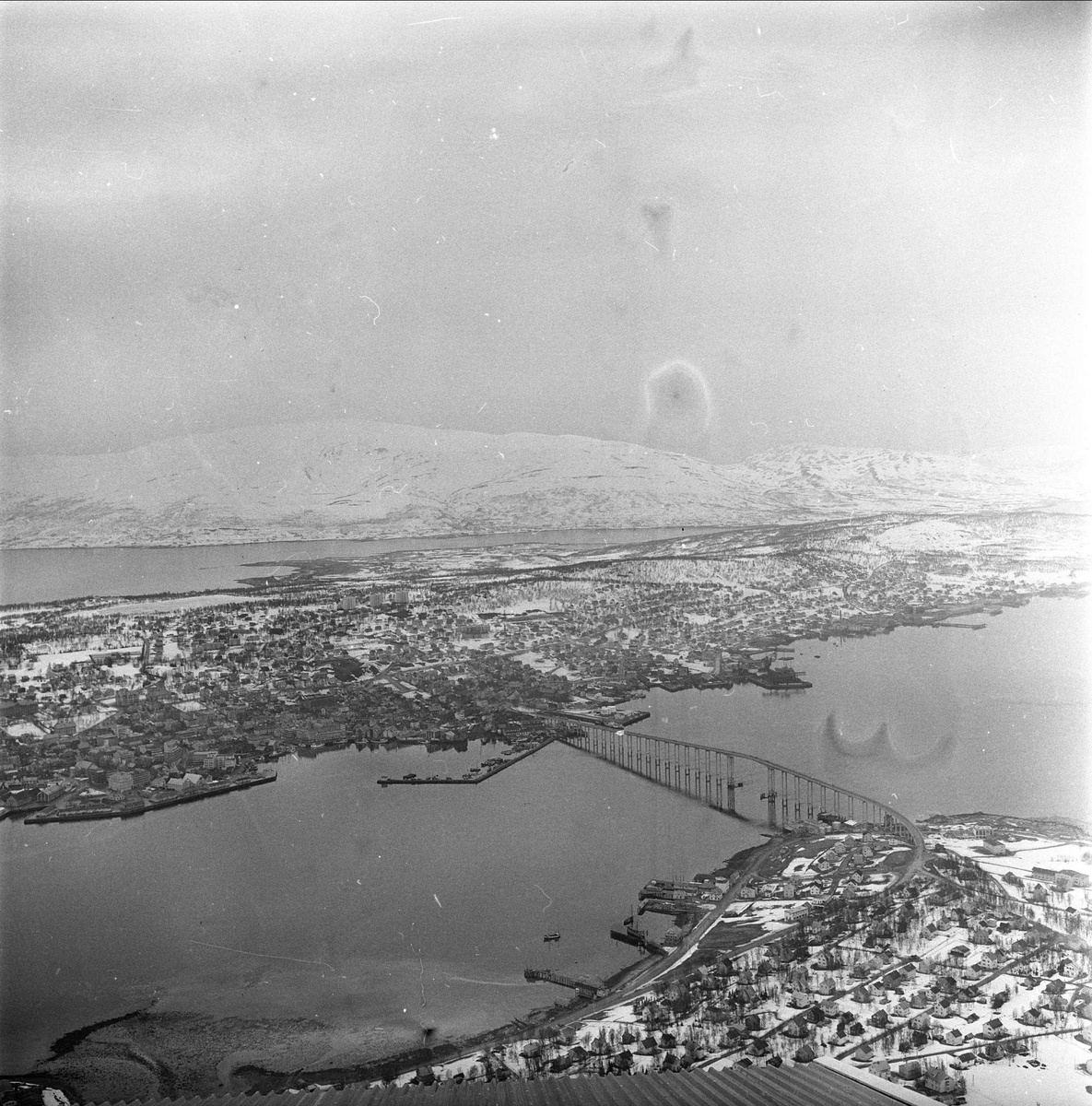 Tromsø, Troms, april 1963. Utsiktsbilde.