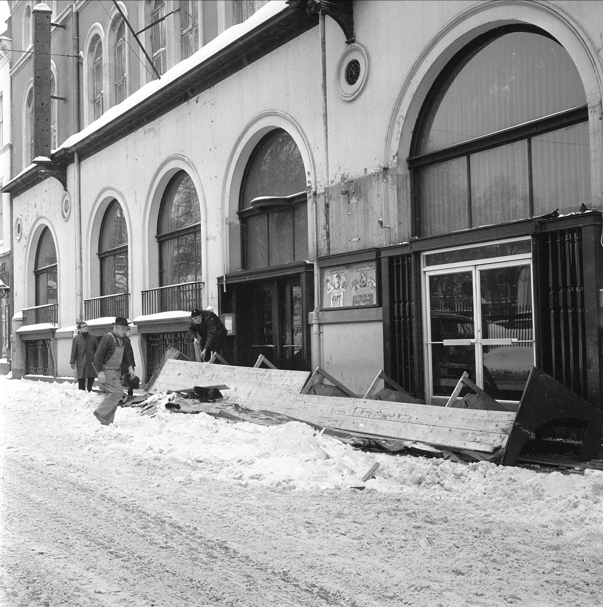 Oslo, februar 1966. Restaurant Ribo. Gesims faller ned.