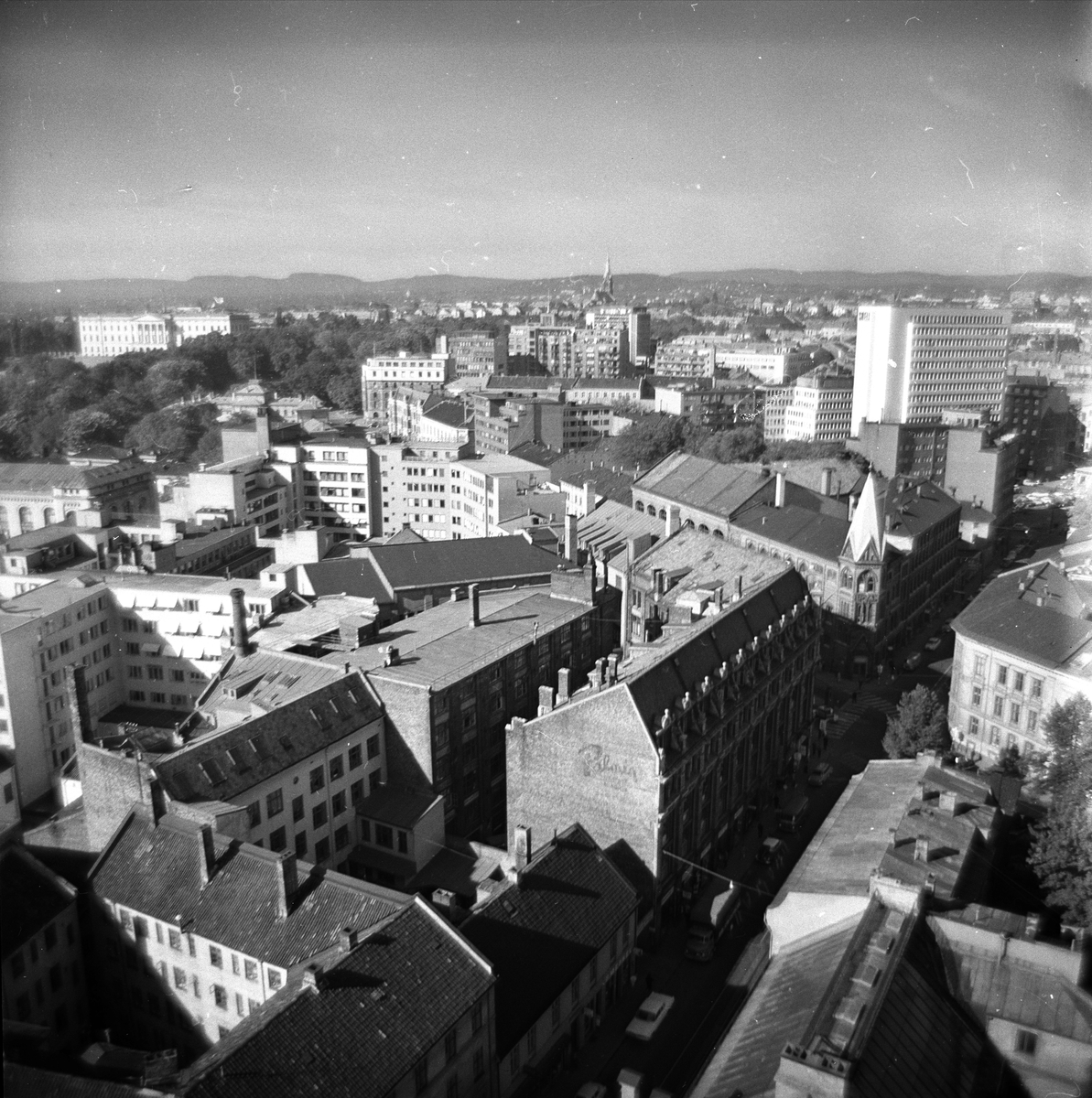 Oslo, september 1963. Oversiktsbilde tatt fra taket av den nye telegrafbygningen.