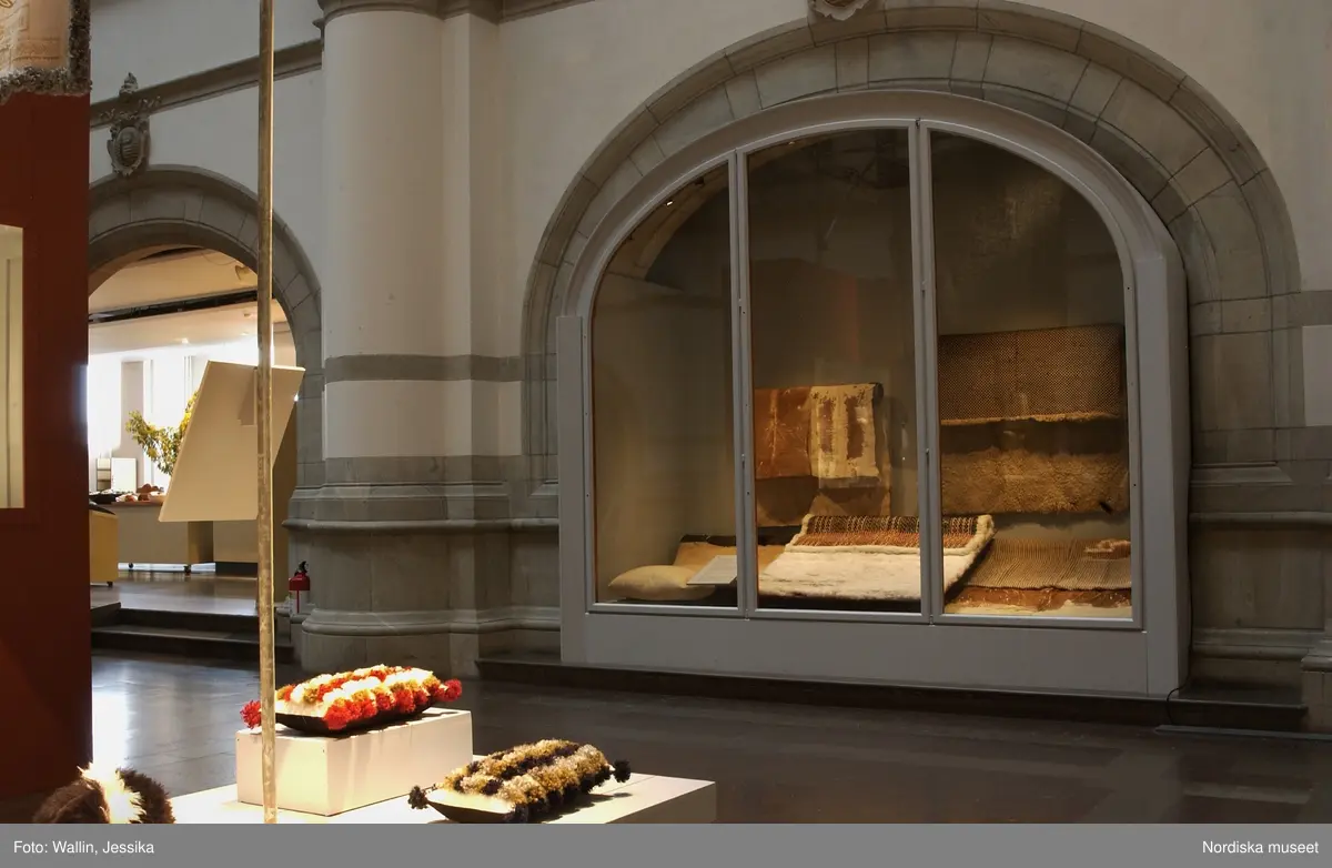 Utställningsdokumentation Slöjdjul skinn 2003.