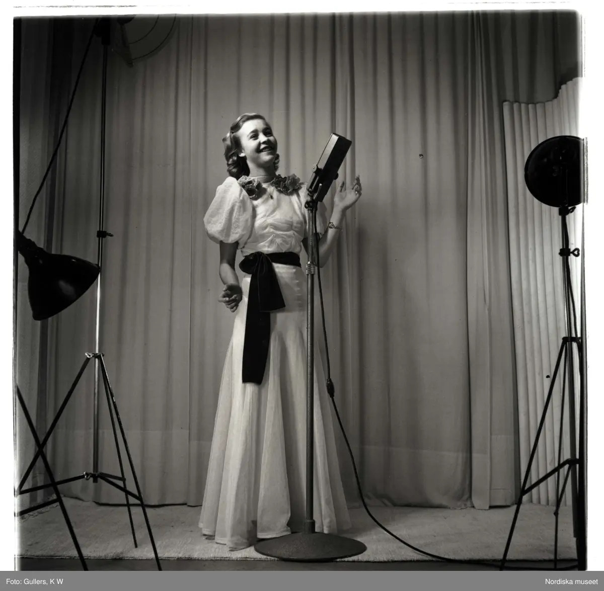 Alice Babs var en framstående sångerska som uppnådde stor popularitet i Sverige och även internationellt. Hennes repertoar innehöll jazz, speciellt swing, och schlagers. Under 1960- talet vidgade hon sin repertoar, som då började innehålla alltmer konstmusik.