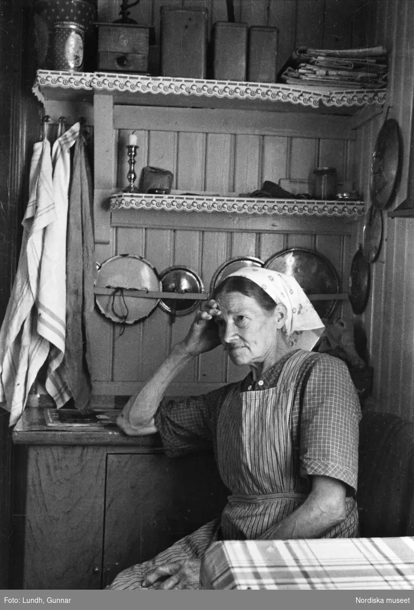 Porträtt av småbrukarhustrun Augusta Fredlund, Orkesta.