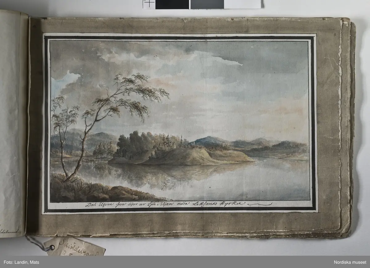 Album med titeln "Resan till Dalarna 1794". Akvareller utförda av greve Anders Fredrik Skjöldebrand (1757-1834) Falu koppargruva