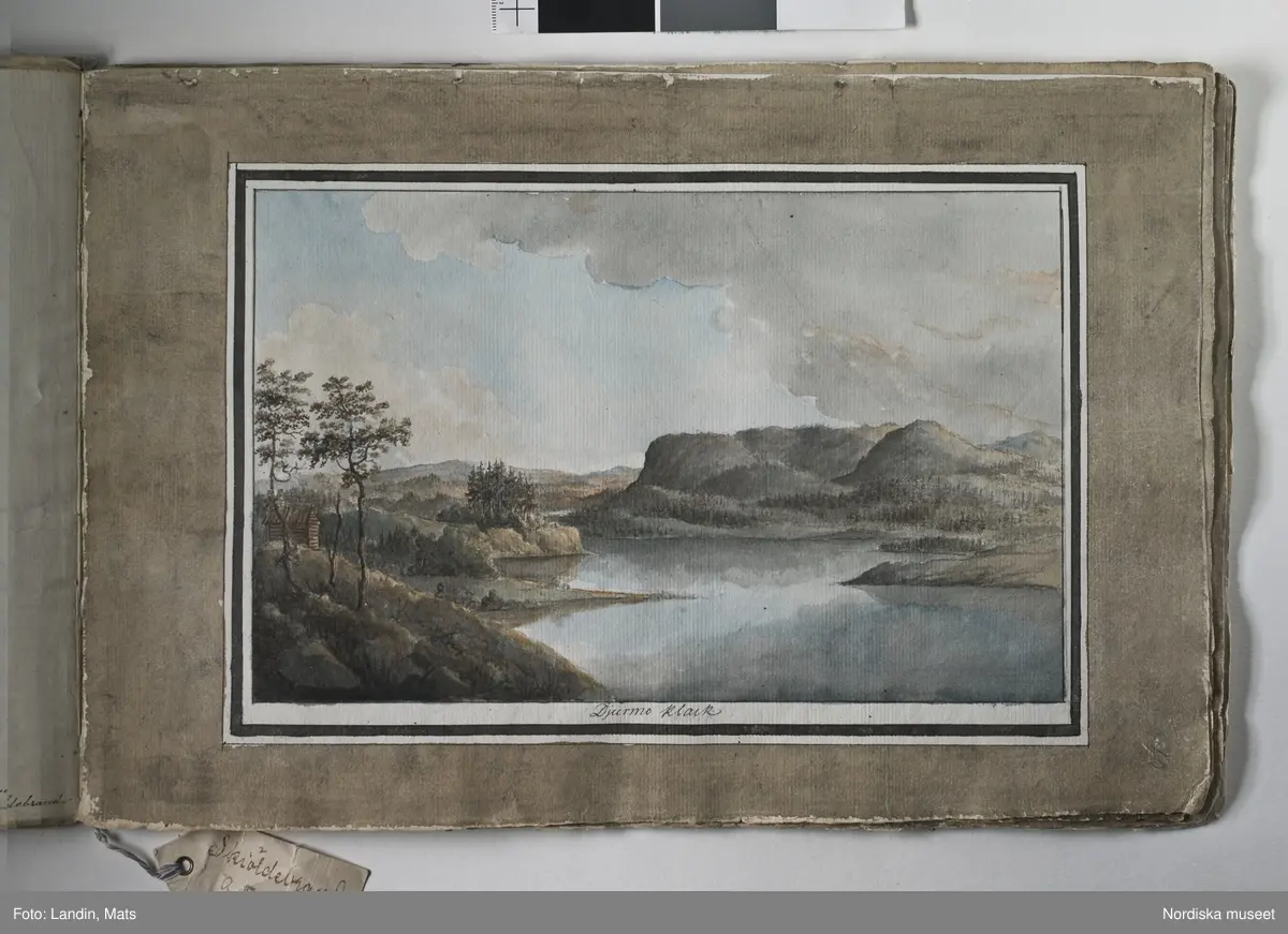 Album med titeln "Resan till Dalarna 1794". Akvareller utförda av greve Anders Fredrik Skjöldebrand (1757-1834) Falu koppargruva