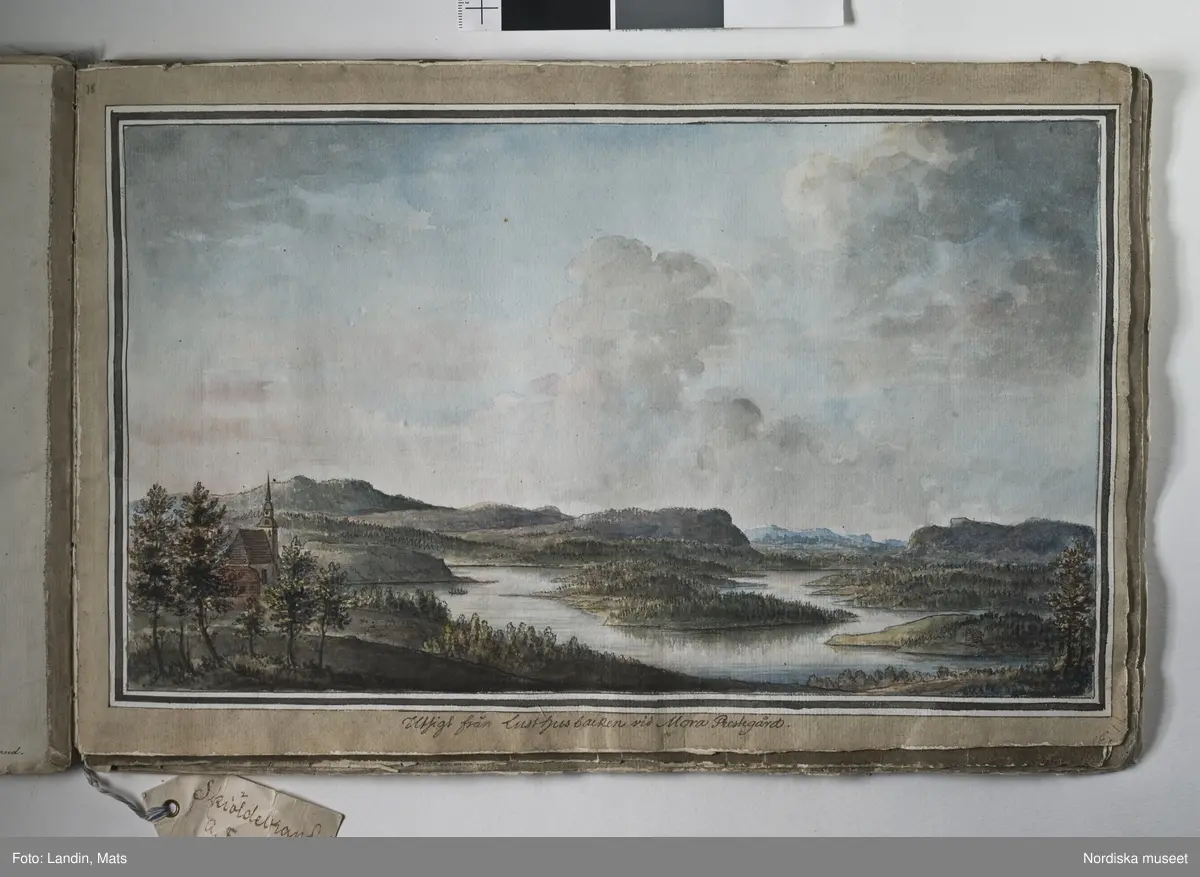 Album med titeln "Resan till Dalarna 1794". Akvareller utförda av greve Anders Fredrik Skjöldebrand (1757-1834) Falu koppargruva