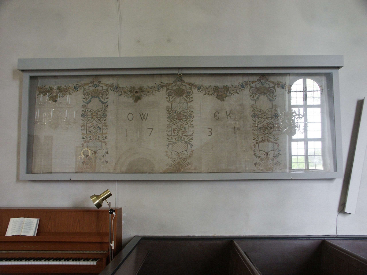 Inramat antependium i Östuna kyrka, Östuna socken, Uppland 2006