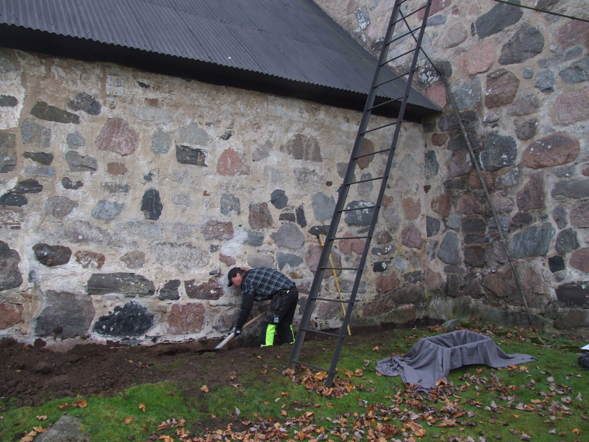 Arkeologisk kontroll, Roslags-Bro kyrka, Roslags-Bro socken, Uppland 2011