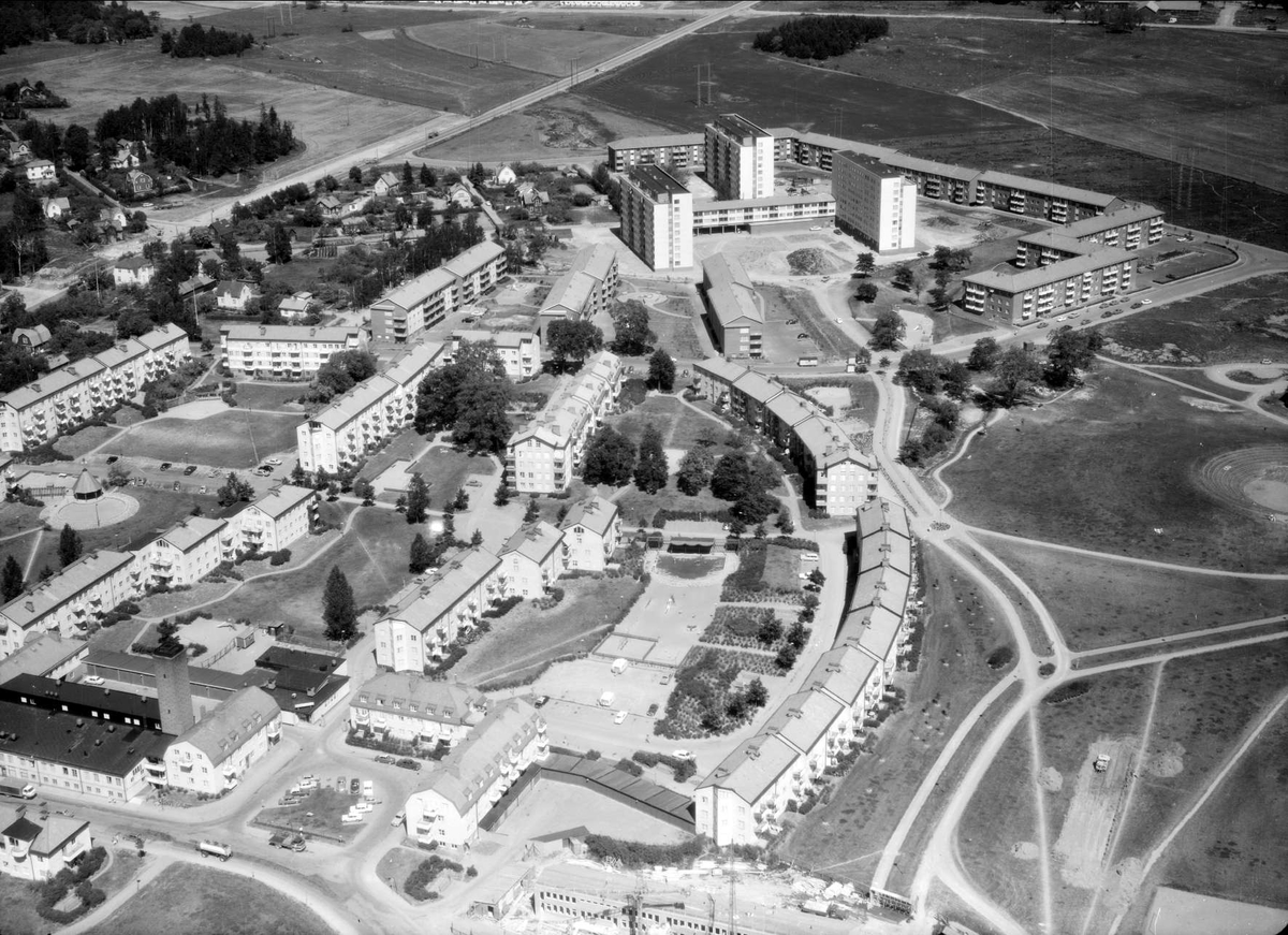 Flygfoto över stadsdelen Sala backe, Uppsala 1966