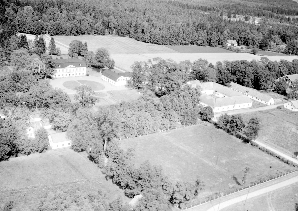 Flygfoto över Hargs herrgård, Hargs bruk, Uppland 1947