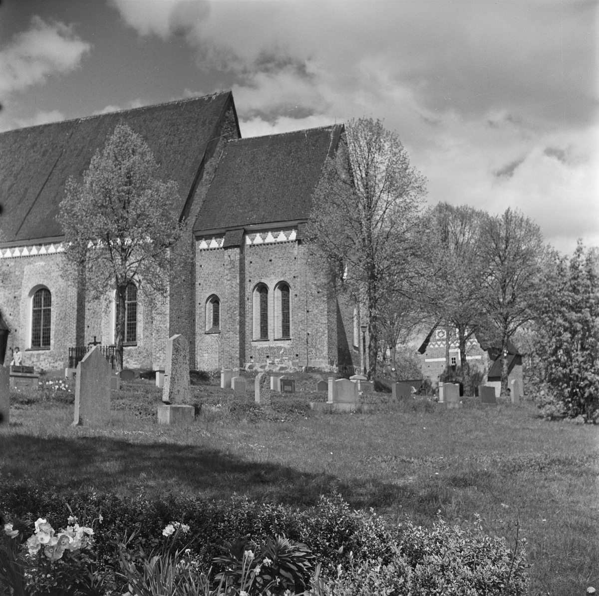 Vendels kyrka och kyrkogård i Vendel socken, Tierp, Uppland