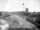 Lotsutkik på berghäll  i Öregrund, Uppland, juli 1923