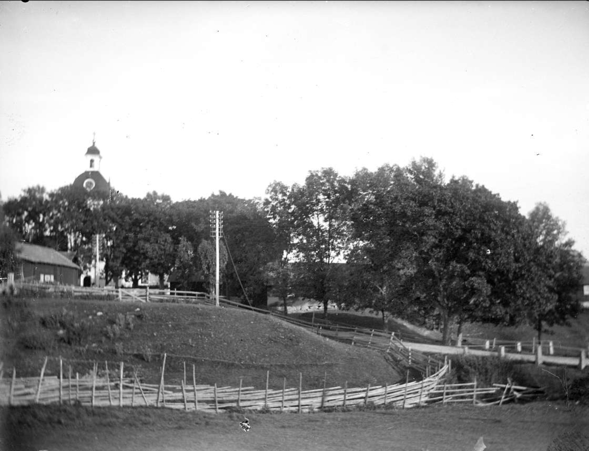 Vid Bälinge kyrka, Uppland 1919