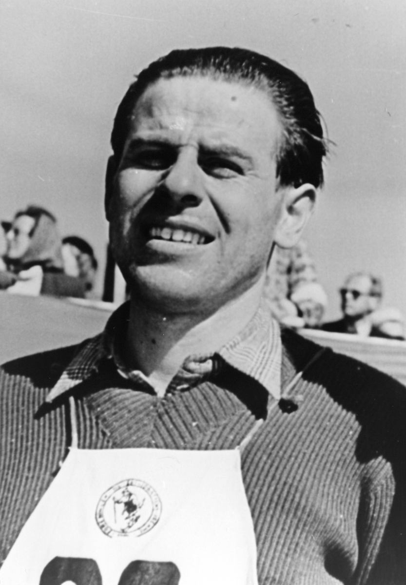 Vidar Lindbo Hansen i Halden 1946. Vidar Lindbo Hansen in 1946.