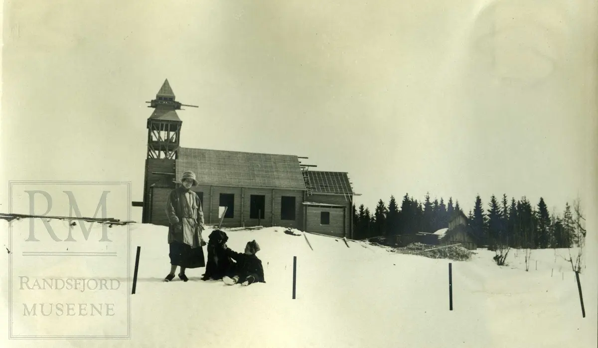 Grua kirke, fra byggingen av kirken