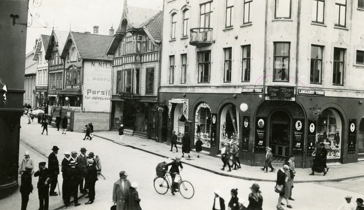 Tobakksforretningen Carl J. Jacobsen i Haugesund.