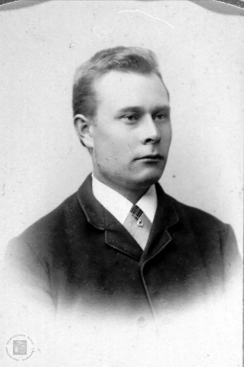 Portrett av Lars O. Ågset, Laudal.