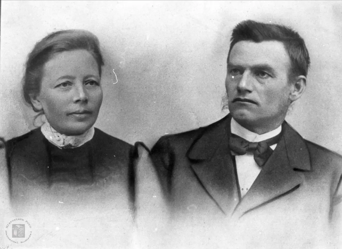 Ekteparet Andreas og Sigrid Vigemyr, Øyslebø.