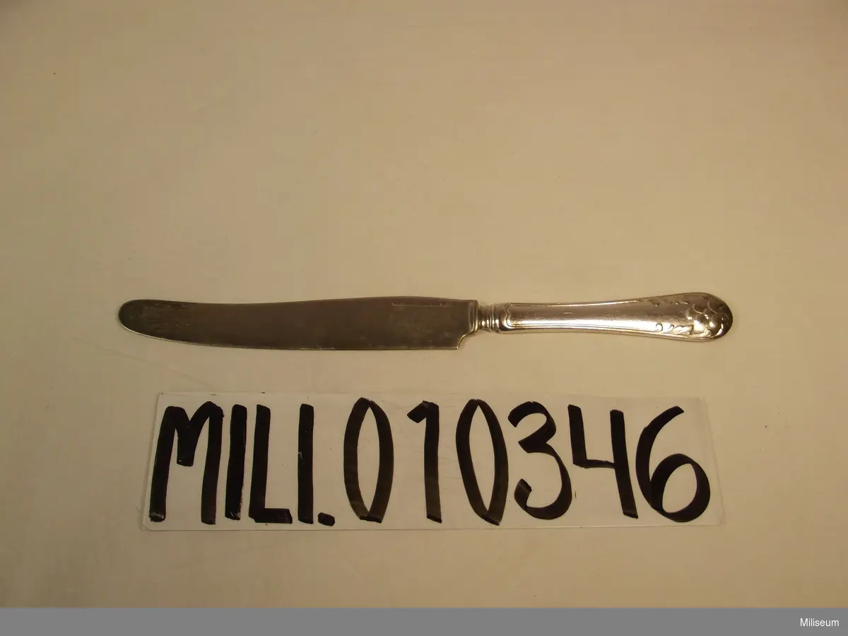 Knivar från Svea Ingenjörkårs Officersmäss, 1800-tal