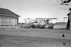 Göteborgs flygstation, 1921. Sjöflygplan vid vattnet.