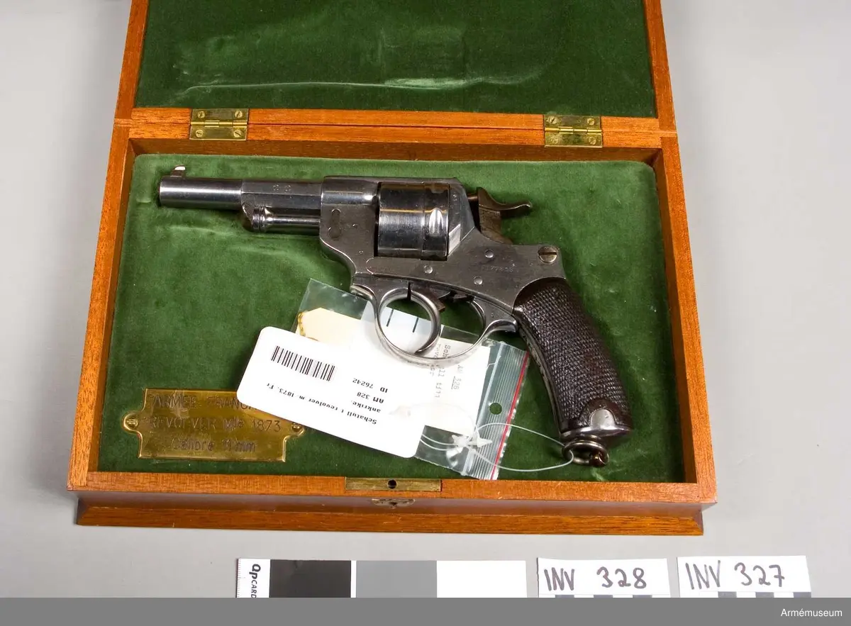 Samhörande nr är 294-299, 321-350, 400-448 (327-328).
Revolver m/1873, Frankrike.
