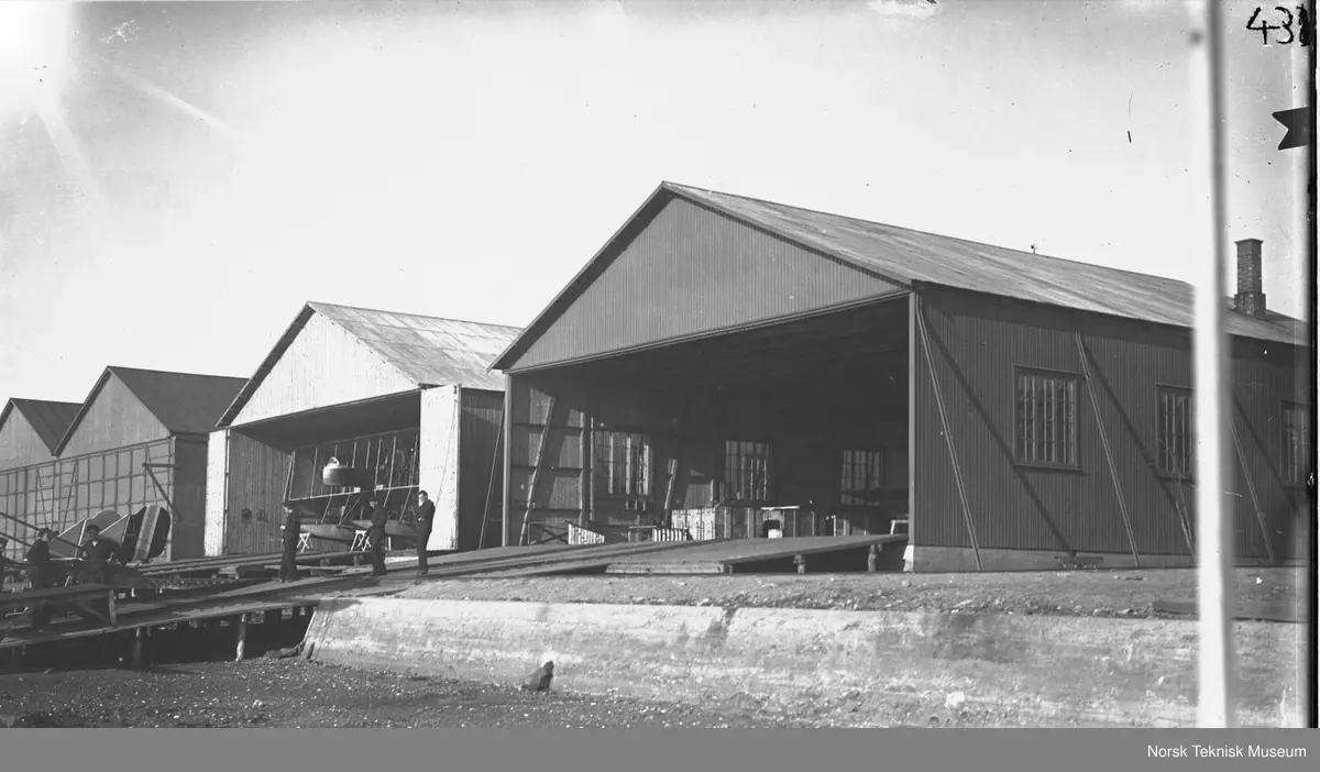 Flyveskurene ved Marinens flyvestasjon, Horten