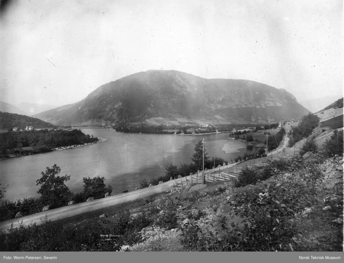 Otta i Gudbrandsdalen der elva Otta renner ut i Gudbrandsdalslågen.