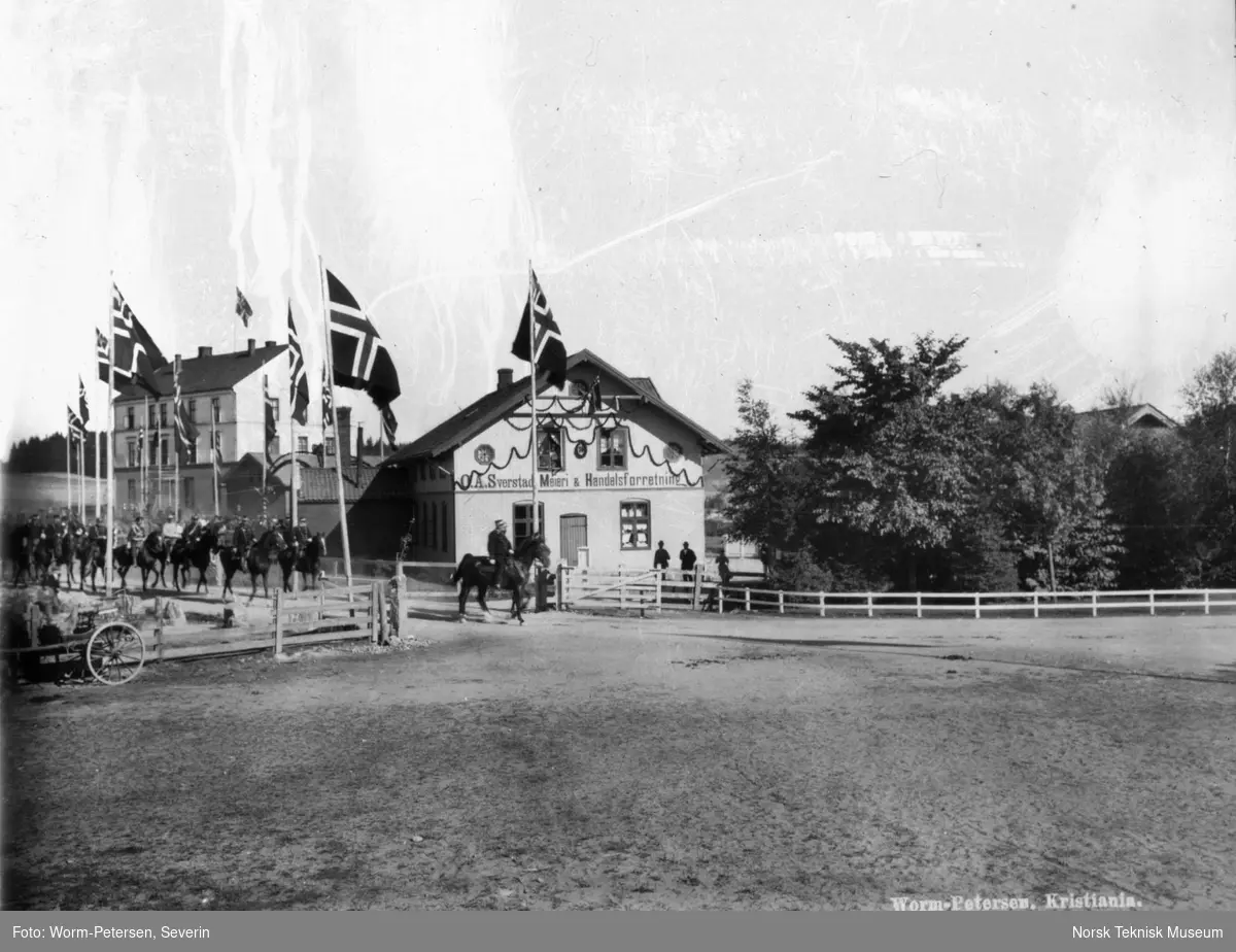 Feltmanøvren 1899, Kongen med følge ved Rakkestad stasjon