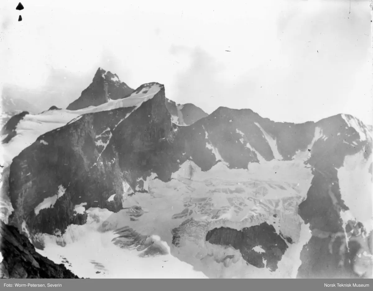 Austabotntind, Ringstind og Soleitinden