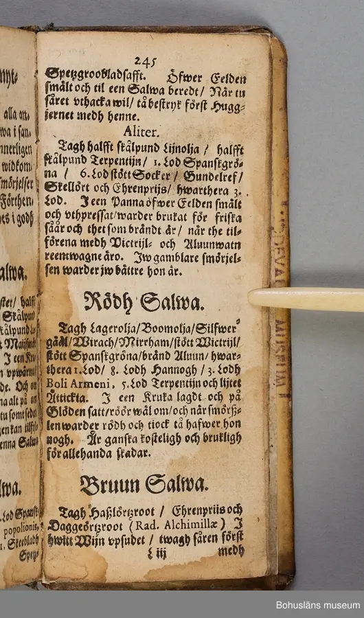 Originalupplaga tryckt i Stockholm 1647 hos Heinrich Keyser.
12:o., duodecimoformat,  (8), 258, (8) sidor. Nött helskinnsband. Oläslig namnteckning på pärmsidans insida tillsammans med täta anteckningar och årtalen 1659. Inlagan hårt skuren. Originalupplagans utvikbara plascher saknas.

Sammanbunden med Mårten Behms ( även Martin Böhme) (1559-1636) bok "Een ny och ganska nyttigh Läkiarebook om Häste Läkedomar" som är den andra på svenska tryckta boken om hästvård- och skötsel, utgiven 1648 i Stockholm hos samma tryckare. Behms bok ligger först i inbindningen.