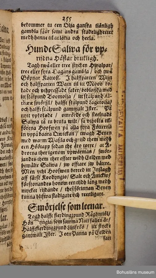 Originalupplaga tryckt i Stockholm 1647 hos Heinrich Keyser.
12:o., duodecimoformat,  (8), 258, (8) sidor. Nött helskinnsband. Oläslig namnteckning på pärmsidans insida tillsammans med täta anteckningar och årtalen 1659. Inlagan hårt skuren. Originalupplagans utvikbara plascher saknas.

Sammanbunden med Mårten Behms ( även Martin Böhme) (1559-1636) bok "Een ny och ganska nyttigh Läkiarebook om Häste Läkedomar" som är den andra på svenska tryckta boken om hästvård- och skötsel, utgiven 1648 i Stockholm hos samma tryckare. Behms bok ligger först i inbindningen.