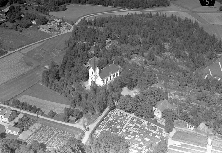 Enligt Flygtrafik Bengtsfors: "Lane- Ryr kyrka Bohuslän".