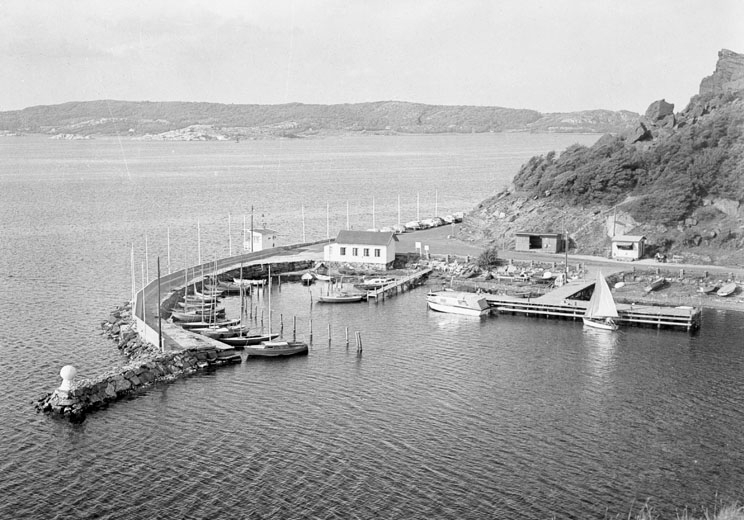 Enligt AB Flygtrafik Bengtsfors: "Tjuvkilshuvud".





