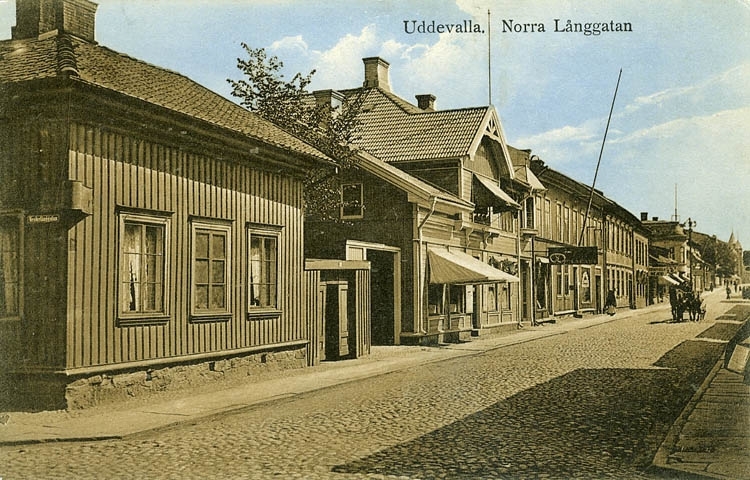 Uddevalla. Norra Långgatan.
O. Wåhlins Bokhandel. Imp.